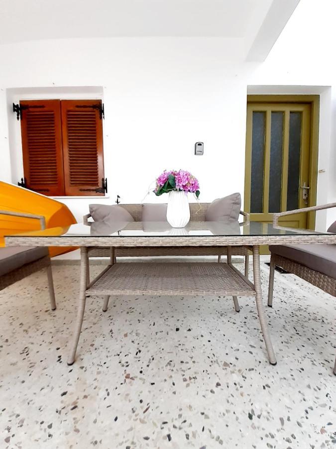 Venus Rooms Adamantas  Luaran gambar